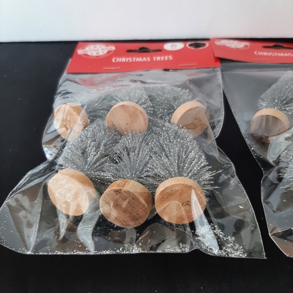 Bottlebrush Trees Christmas House Seasonal Collection Lot of 2 Silver Home Decor - Picture 4 of 7